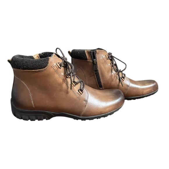 Propet Delaney Leather Ankle BootBoots size 8 - Picture 1 of 7